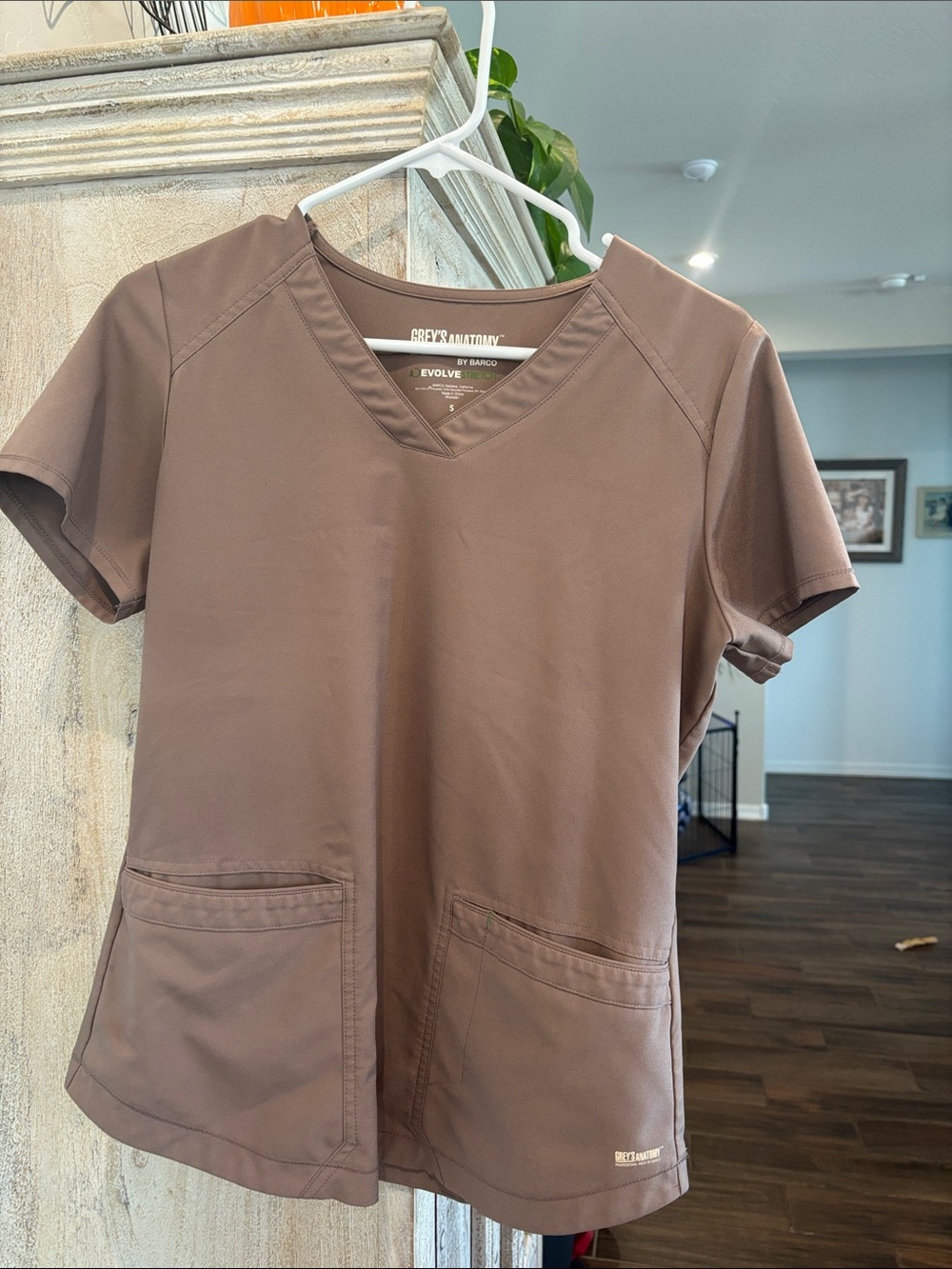 Grey's Anatomy V-Neck Scrub Top & pants. SCRUB SET in Taupe ** pants petite